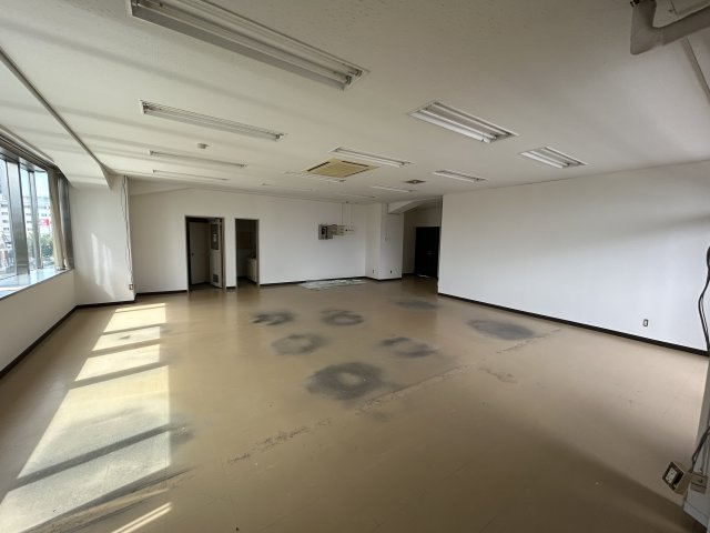 大沢建設　第7ビルの内装