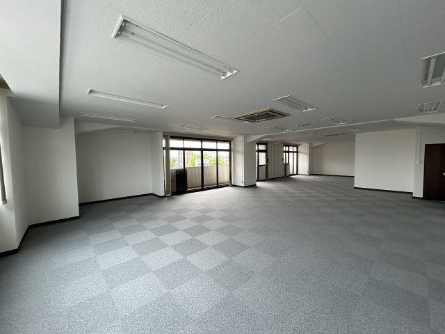 大沢建設　第7ビルの内装