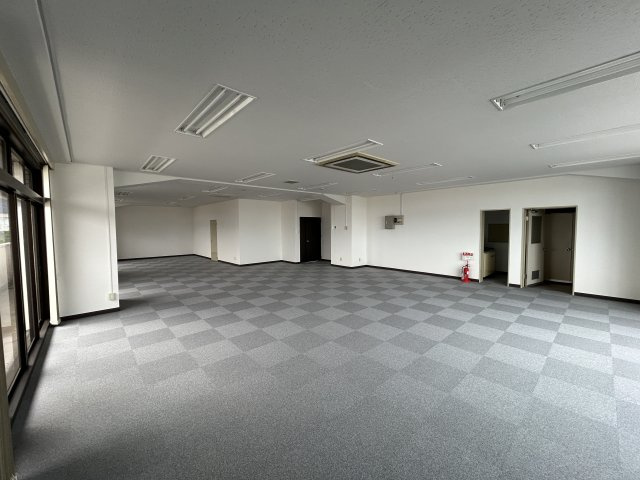 大沢建設　第7ビルの内装