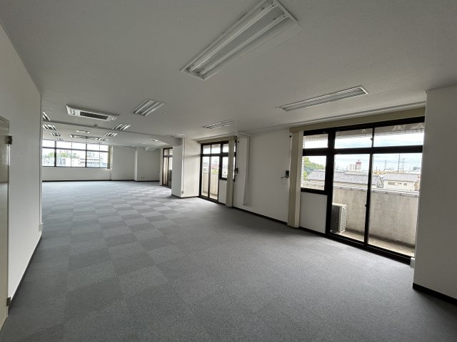 大沢建設　第7ビルの内装