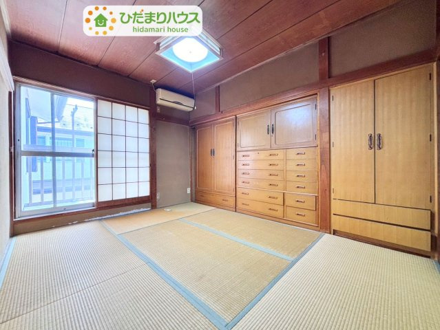 野田市山崎　中古戸建　昭和51年築の和室|大きな窓のある明るい和室です！畳でゴロゴロするのって気持ちいいですよね(*´▽｀*)
