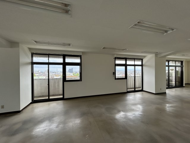 大沢建設　第7ビルの内装