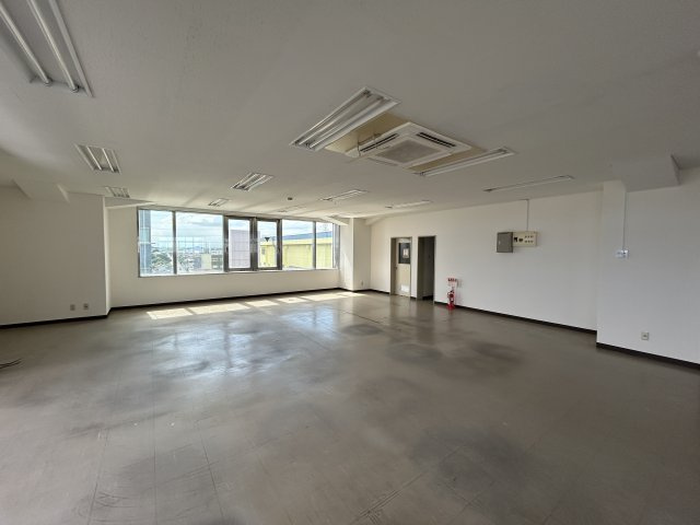 大沢建設　第7ビルの内装