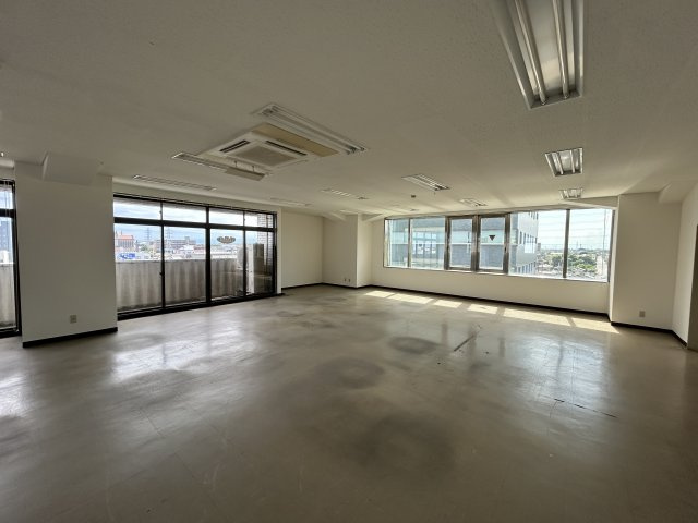 大沢建設　第7ビルの内装