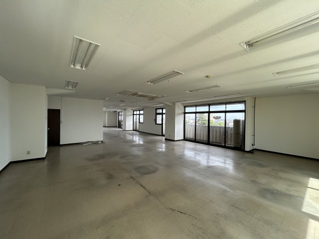 大沢建設　第7ビルの内装