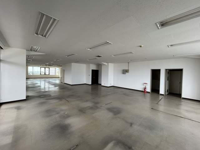 大沢建設　第7ビルの内装
