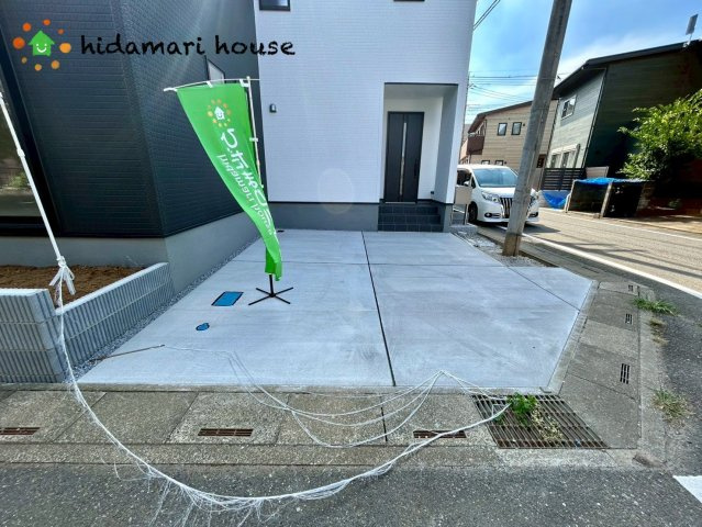 桶川市上日出谷南　新築戸建　リーブルガーデン01の駐車場