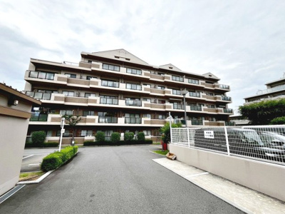 【その他】 | ガーデンコート和泉中央３号棟 | クロス貼替えます！綺麗な壁紙で部屋が明るく見えて気持ちも明るくなりますね♪