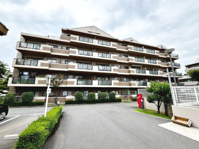 【外観】 | ガーデンコート和泉中央３号棟 | 南海泉北線「和泉中央」駅まで徒歩７分！毎日の通勤や通学に便利ですね♪忙しい朝や遅い帰宅時にも安心ですよ！