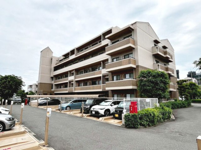 【外観】 | ガーデンコート和泉中央３号棟 | 【ＬＤＫ約１５．３帖】大きな窓のあるリビングは、陽光あふれる明るい空間です♪居心地良く、ご家族皆がゆったり寛げる憩いの空間となりそうです♪