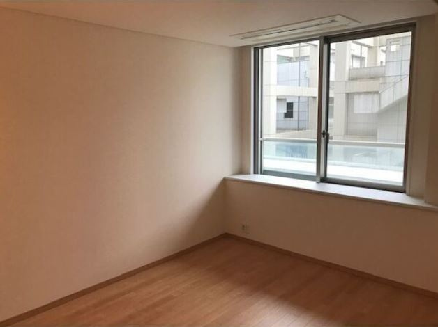 港区芝浦３丁目の賃貸マンションの洋室