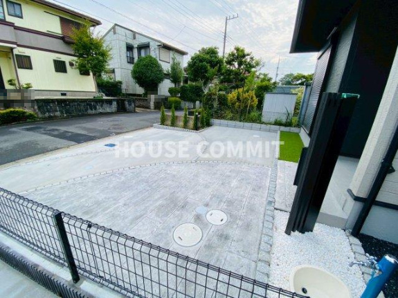 玉造１０期　新築戸建て　１号棟の駐車場