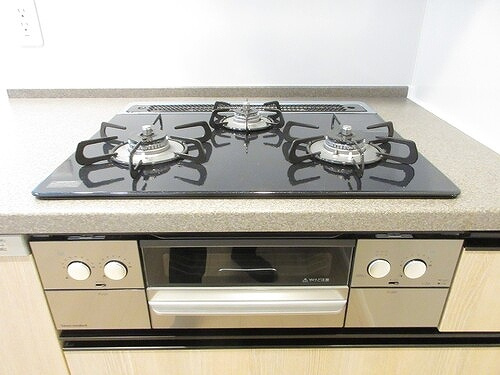 ザ・サーパスタワー新潟万代シティの設備|３口ガスコンロ