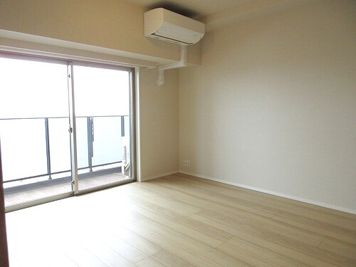 ザ・サーパスタワー新潟万代シティの居間・リビング|リビングダイニング