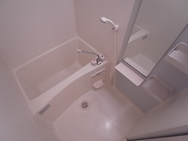 神戸市須磨区車字口道谷のアパートの浴室|浴室