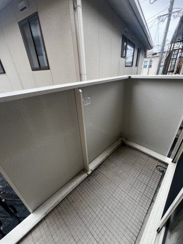 ヴィラ堂筋Cのバルコニー|外からの目が気にならないバルコニーで洗濯物が干せます