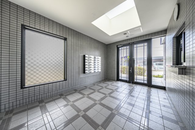 メイプル豊山のエントランス