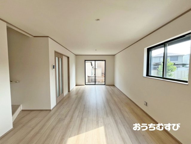 春日井市妙慶町2期(全3棟)の居間・リビング