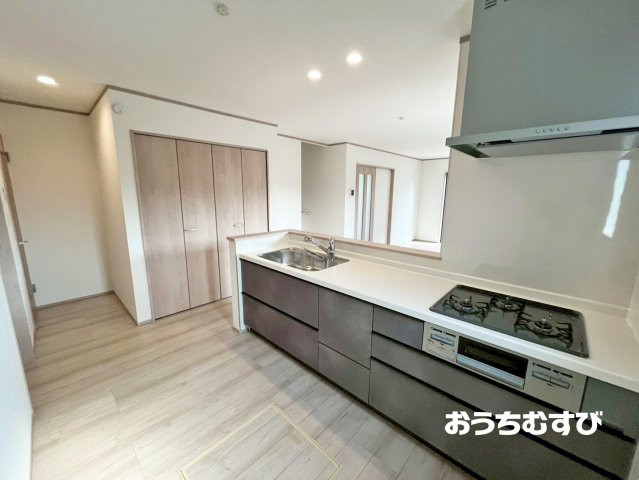 春日井市妙慶町2期(全3棟)のキッチン