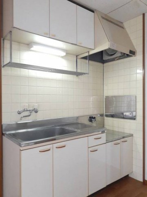 【キッチン】 | エレガンス杉山Ｂ | コンパクトなキッチンで掃除もラクラク