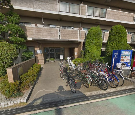 サバービア泉大津のエントランス|ゆとりのあるエントランスです