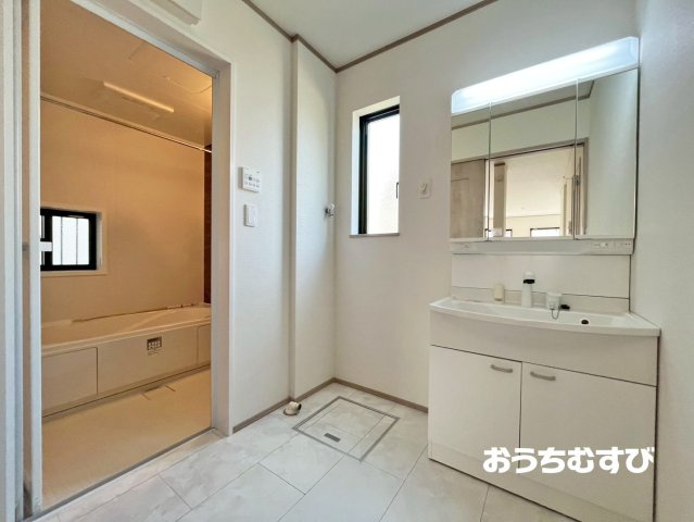 春日井市妙慶町2期(全3棟)の独立洗面台