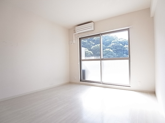 神戸市須磨区車字潰ノ下の賃貸マンションの居間・リビング|室内