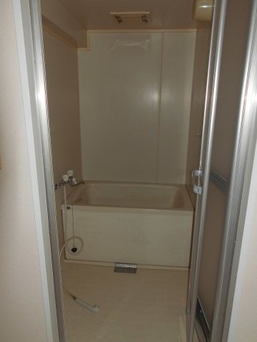 ビアンコディモーラの浴室