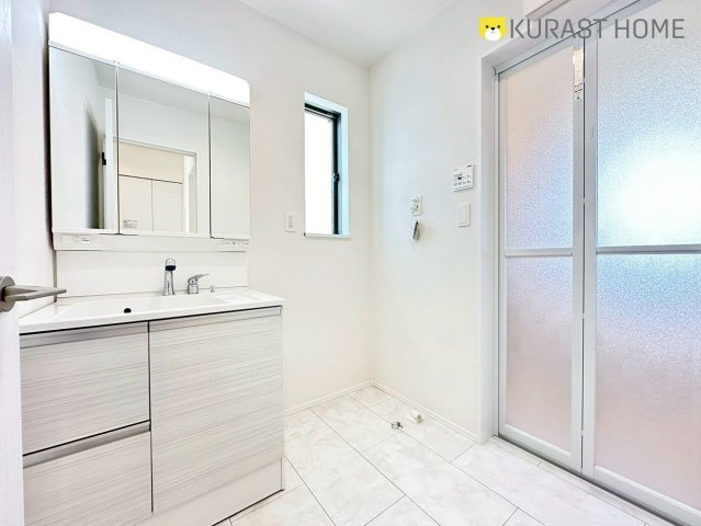 長岡京市今里薬師堂　新築戸建の独立洗面台