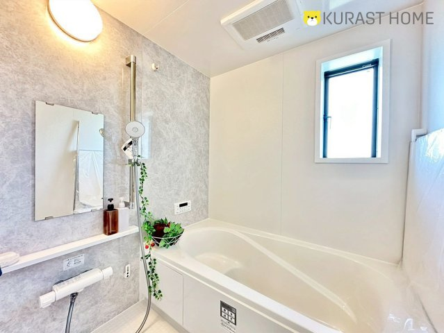 長岡京市今里薬師堂　新築戸建の浴室