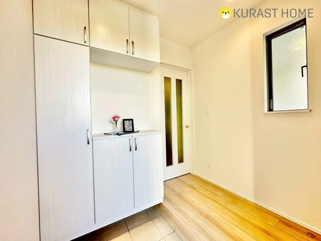 長岡京市今里薬師堂　新築戸建の玄関