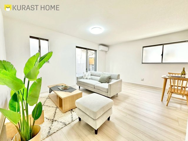 長岡京市今里薬師堂　新築戸建の居間・リビング