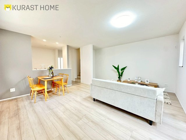 長岡京市今里薬師堂　新築戸建の居間・リビング