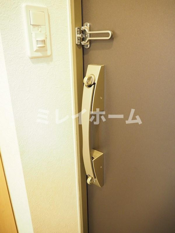 ルーブル大鳥居の玄関