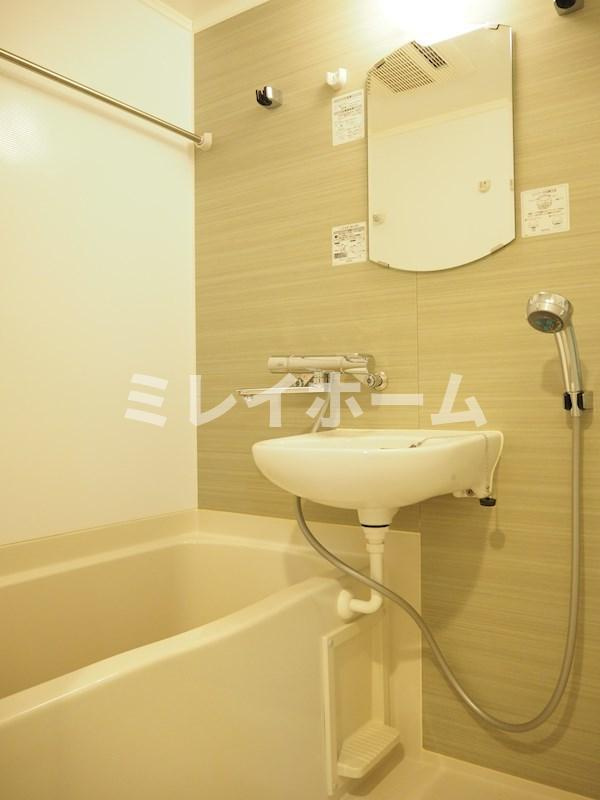 ルーブル大鳥居の浴室