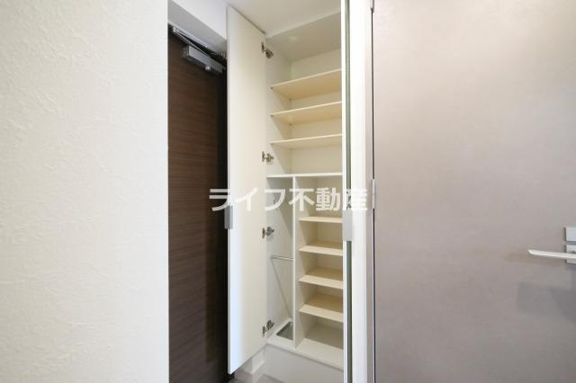 プレサンスOSAKA東成中本ハーヴィルの収納|十分な収納スペースがあります