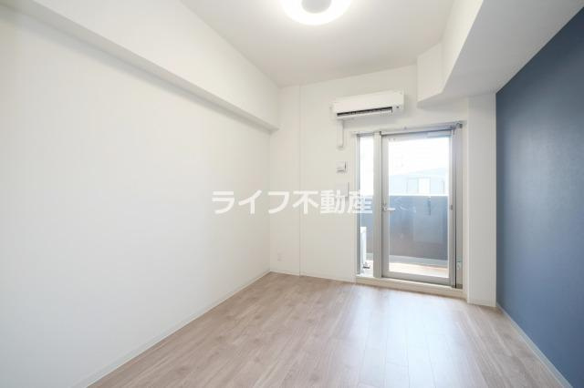 プレサンスOSAKA東成中本ハーヴィルの居間・リビング|ゆったりとしたリビングです