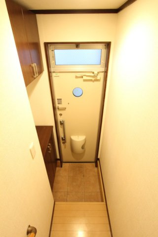 Ｌ’ｓ　ＣＯＵＲＴの玄関