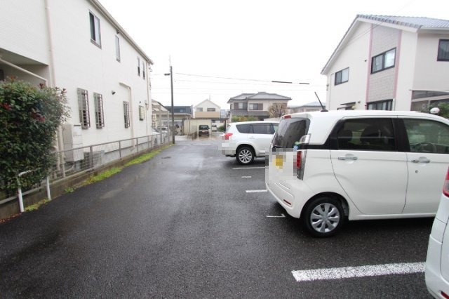 Ｌ’ｓ　ＣＯＵＲＴの駐車場