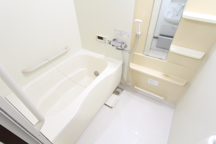 Ｌ’ｓ　ＣＯＵＲＴの浴室