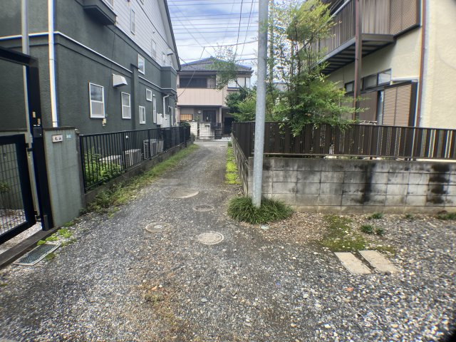 西沢ハイツのエントランス