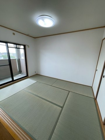 ルミエール合川の和室