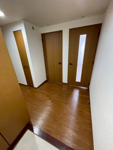 ルミエール合川の玄関