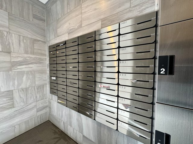 ふぁみ～ゆアビコ11のエントランス