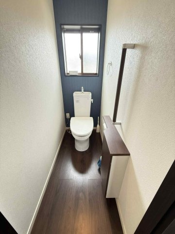 富士市森島の中古一戸建のトイレ