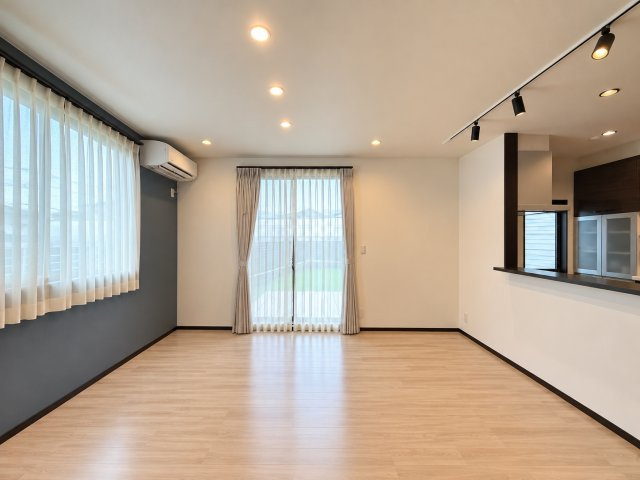 富士市森島の中古一戸建の居間・リビング