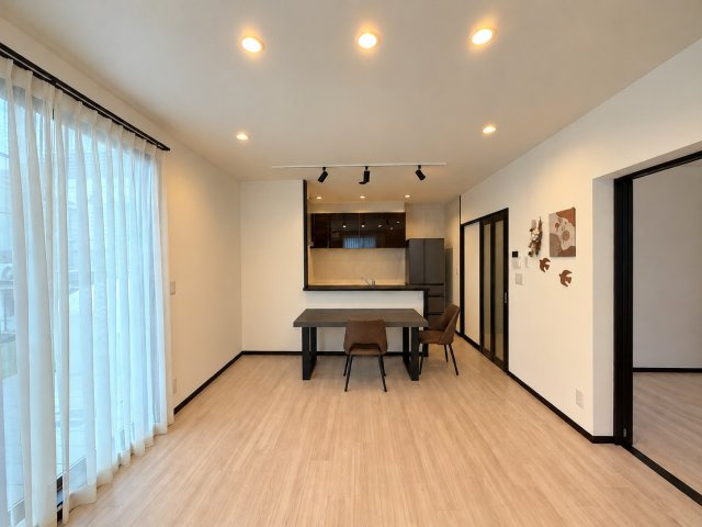 富士市森島の中古一戸建の居間・リビング