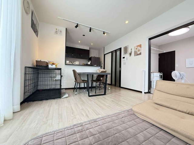 富士市森島の中古一戸建の居間・リビング