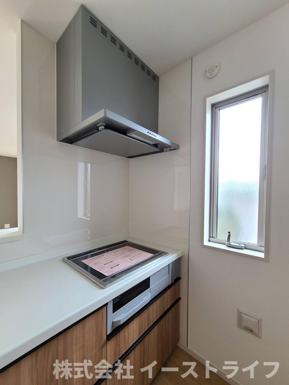 【新築戸建】　いわき市内郷高坂町2期のキッチン|同社施工写真　使い勝手の良いシステムキッチンで、対面式なのでご家族との団欒にもぴったりですね(^^)/