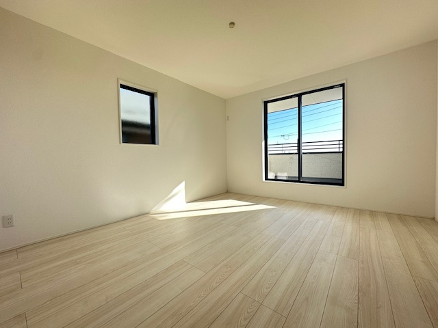 【新築戸建】　いわき市内郷高坂町2期の寝室|家具などのインテリアともマッチしておしゃれ感が出しやすく、身の回りの整理がしやすいのも魅力